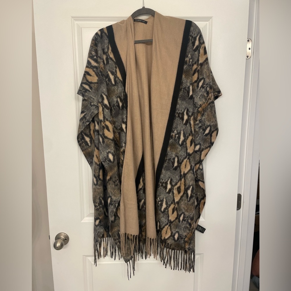 Do Everything in Love Poncho